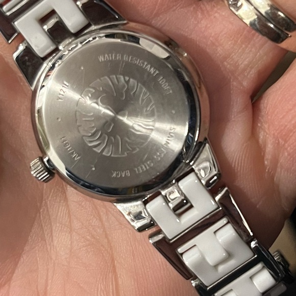 Watch - Picture 3 of 5